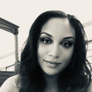 Meet your Posher, Mona